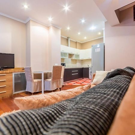 Трехкомнатная Квартира На Крещатике Kiev Bagian luar foto
