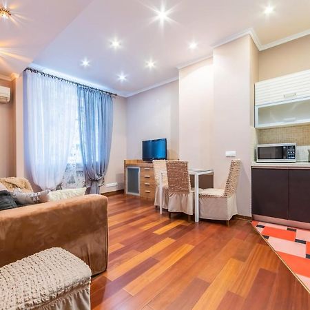 Трехкомнатная Квартира На Крещатике Kiev Bagian luar foto